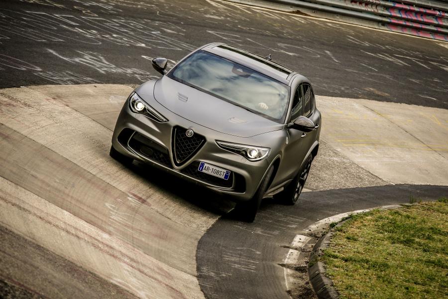  Alfa Romeo Stelvio Quadrifoglio NRING (949) 2018 года  (фото 18 из 21)